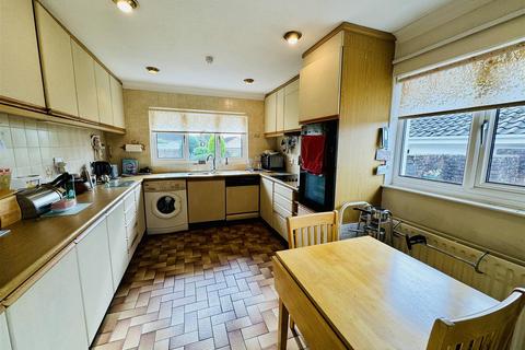3 bedroom bungalow for sale, Heol Ceirios, Llandybie