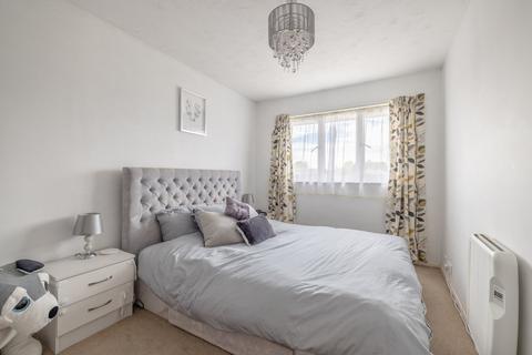 2 bedroom apartment for sale, Hawthorne Crescent, West Drayton UB7