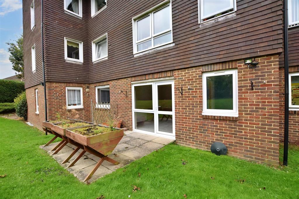 Brookside Avenue, Polegate 1 bed retirement property £125,000