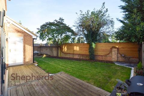 1 Foster Close, Cheshunt, Waltham Cross, EN8 9RZ