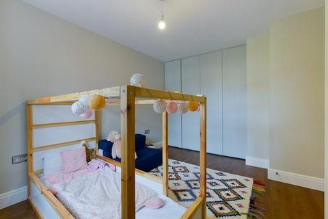 1 Foster Close, Cheshunt, Waltham Cross, EN8 9RZ