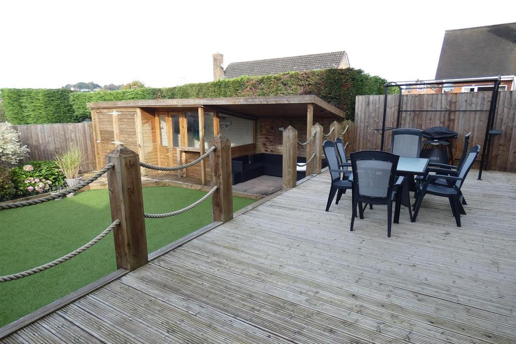 Thorley Drive, Cheadle, Stoke On Trent 3 bed semidetached house for sale £227,500