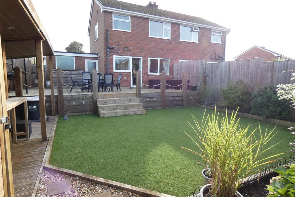 Thorley Drive, Cheadle, Stoke On Trent 3 bed semidetached house for