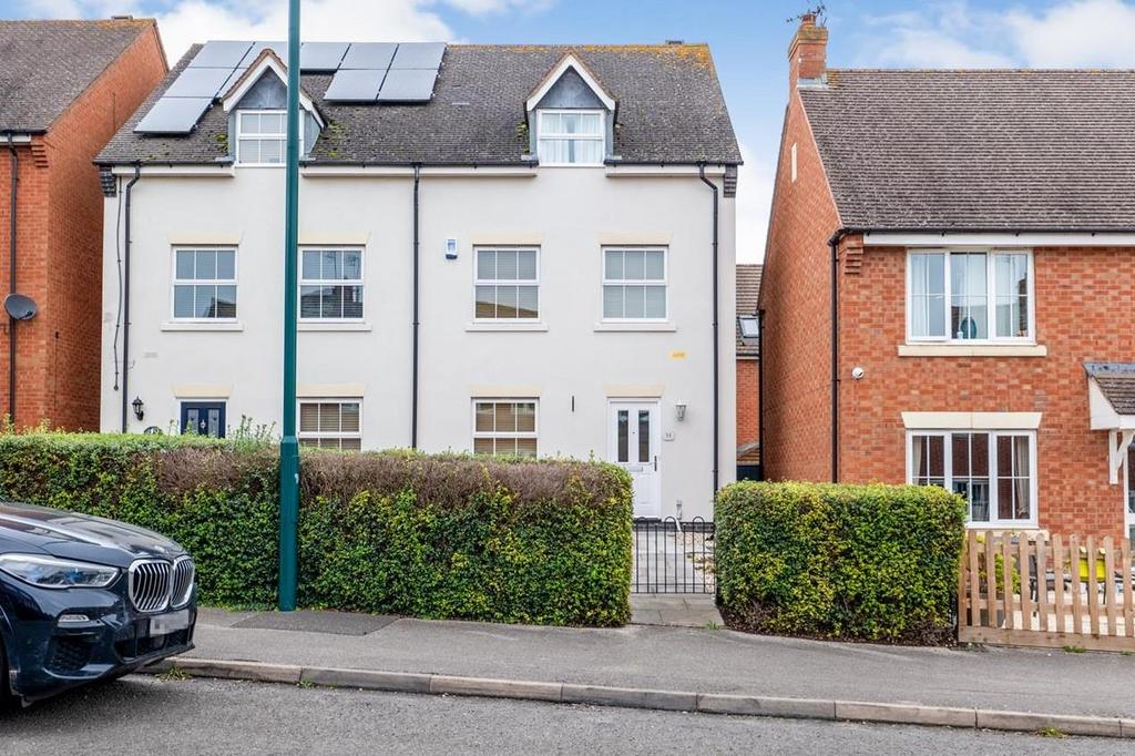 Beecham Road, ShipstonOnStour 4 bed townhouse £310,000