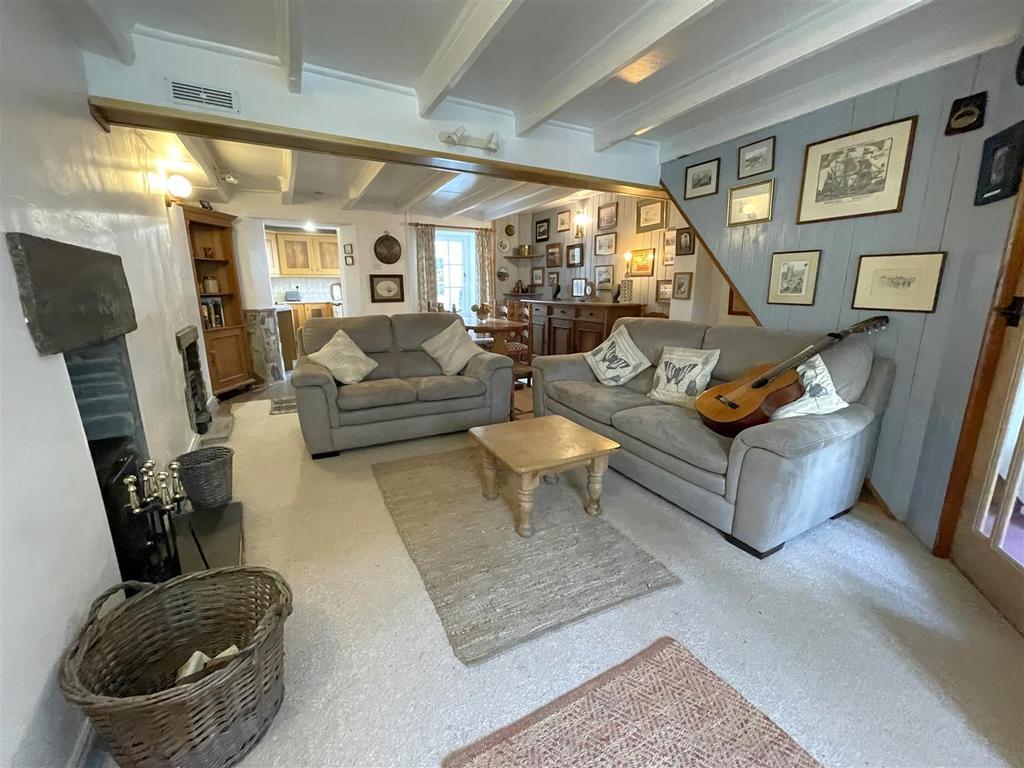 Sitting room.JPG