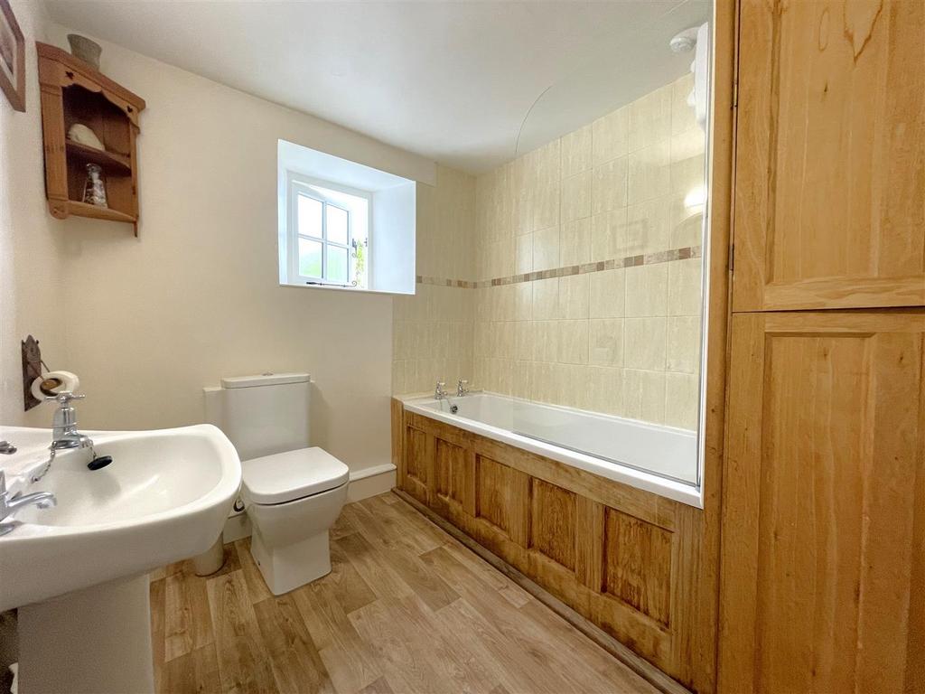 Bathroom.JPG