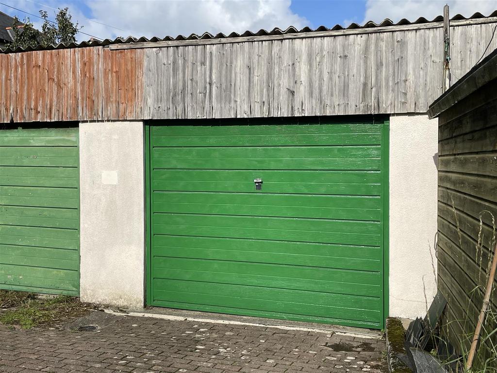 Garage.JPG