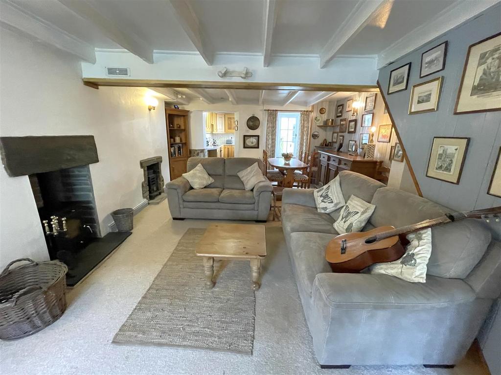 Sitting room 2.JPG