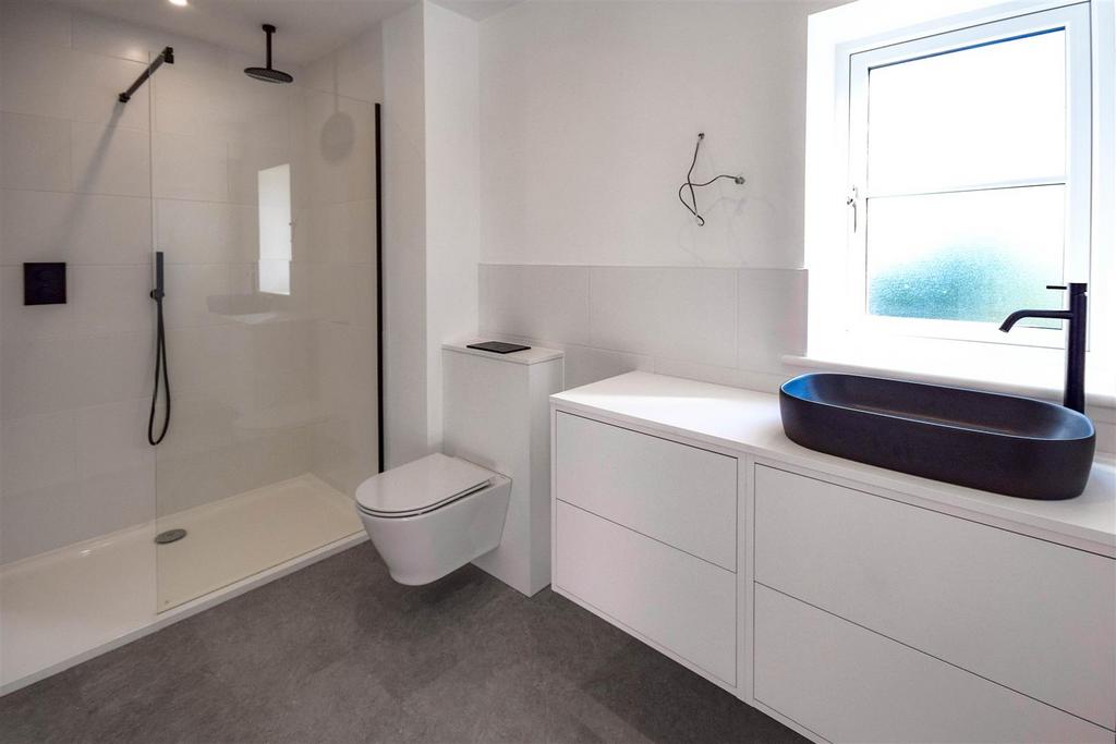 En suite shower room