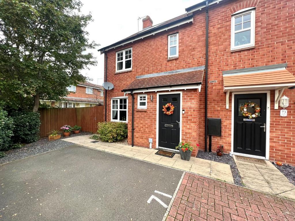 Einstein Crescent, Duston, Northampton NN5 3 bed semidetached house