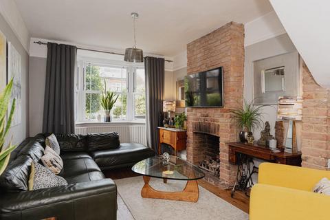 13 Arthur Road, Kingston Upon Thames, KT2 6BA