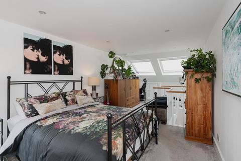 13 Arthur Road, Kingston Upon Thames, KT2 6BA