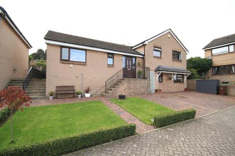 16 Evesham Grove, Bradford, BD10 8TN