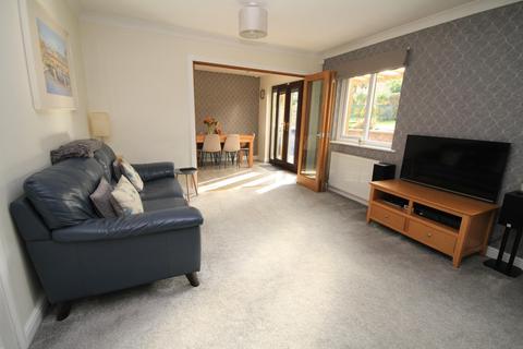 16 Evesham Grove, Bradford, BD10 8TN