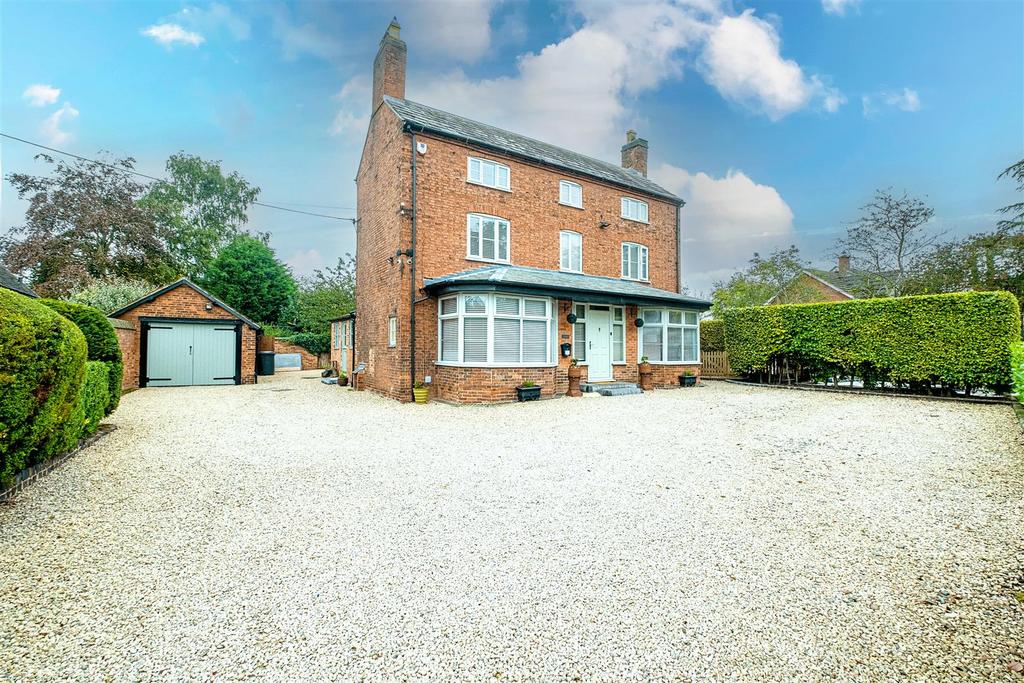 The Square, Elford 4 bed detached house for sale £850,000