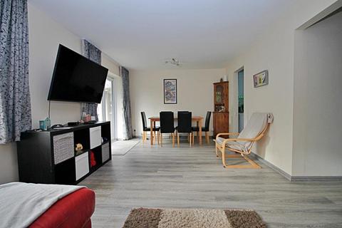 2 Eringden, Wilnecote, Tamworth, B77 4DA