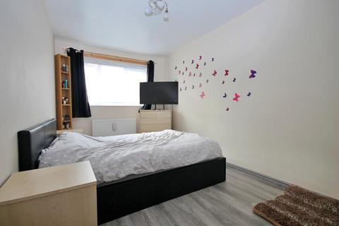 2 Eringden, Wilnecote, Tamworth, B77 4DA