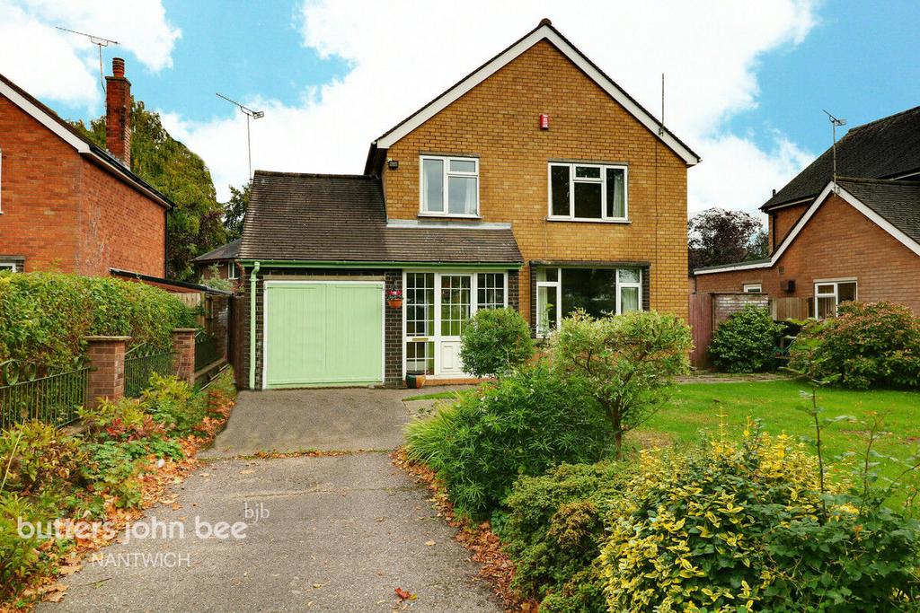 Middlewich Road, Nantwich 3 bed detached house for sale £325,000