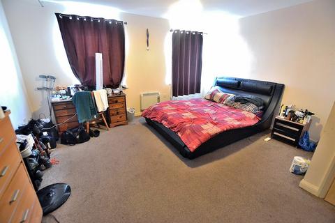 2 bedroom flat to rent, Market Square, Wolverhampton