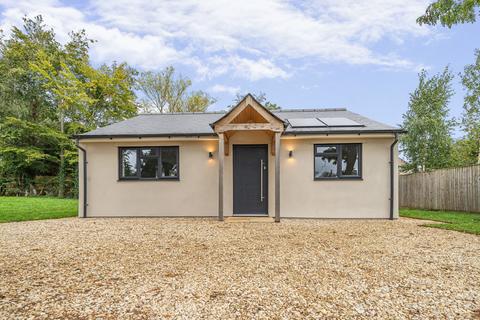 2 bedroom bungalow for sale, Mill Lane, Clanfield, Bampton, Oxfordshire, OX18