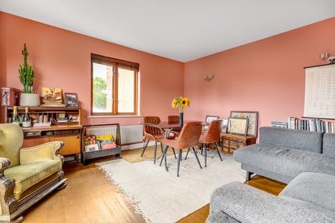 2 bedroom flat for sale, Mill Street, Shad Thames, London SE1