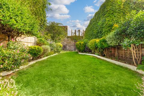 14 Bellamy Street, London, SW12 8BU