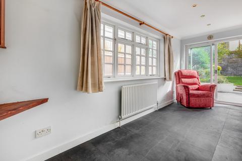 14 Bellamy Street, London, SW12 8BU