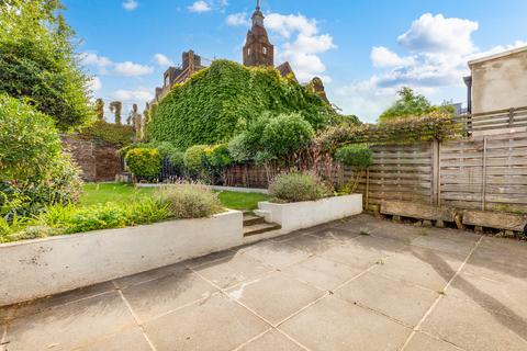 14 Bellamy Street, London, SW12 8BU