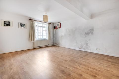 14 Bellamy Street, London, SW12 8BU