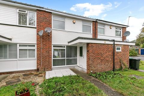 32 Nicola Close, South Croydon, CR2 6NB