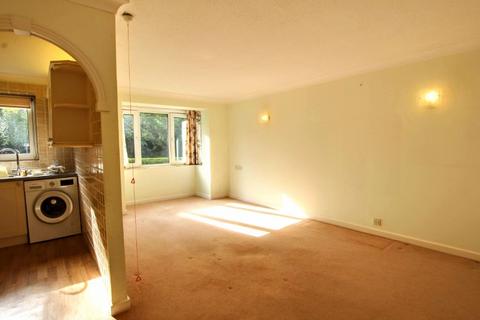 2 bedroom retirement property for sale - Heath Road, Haywards Heath, RH16