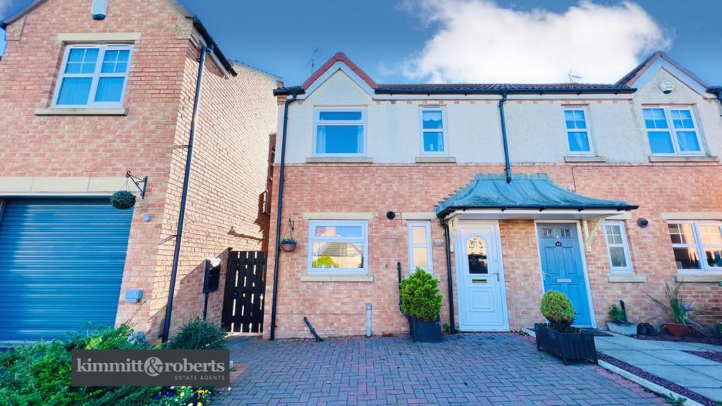 Stoneycroft Way, Seaham, Durham, SR7 3 bed semidetached house for sale