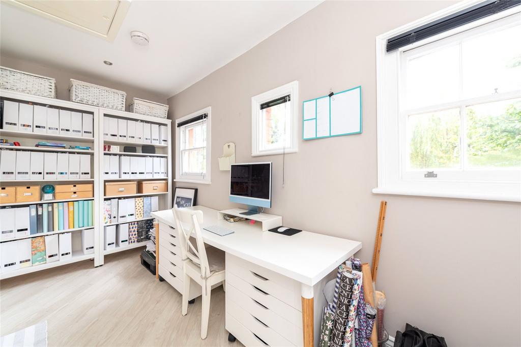 F/F Study/Bedroom 7
