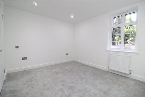 3 bedroom apartment to rent, Green Lane, Purley, CR8