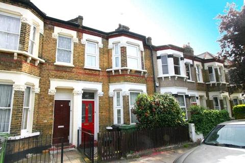1 bedroom in a house share to rent - Gosterwood Street, London, SE8