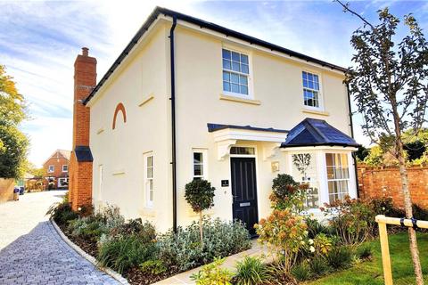 3 bedroom detached house to rent, London Road, Hook RG27