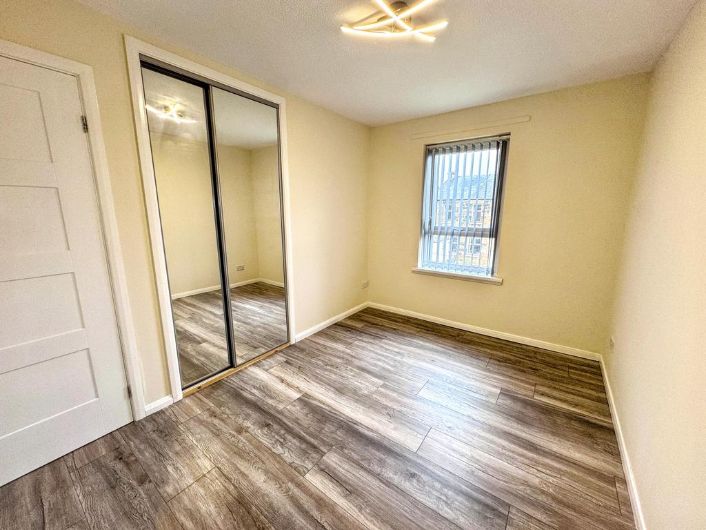 Bedroom 2 (2)