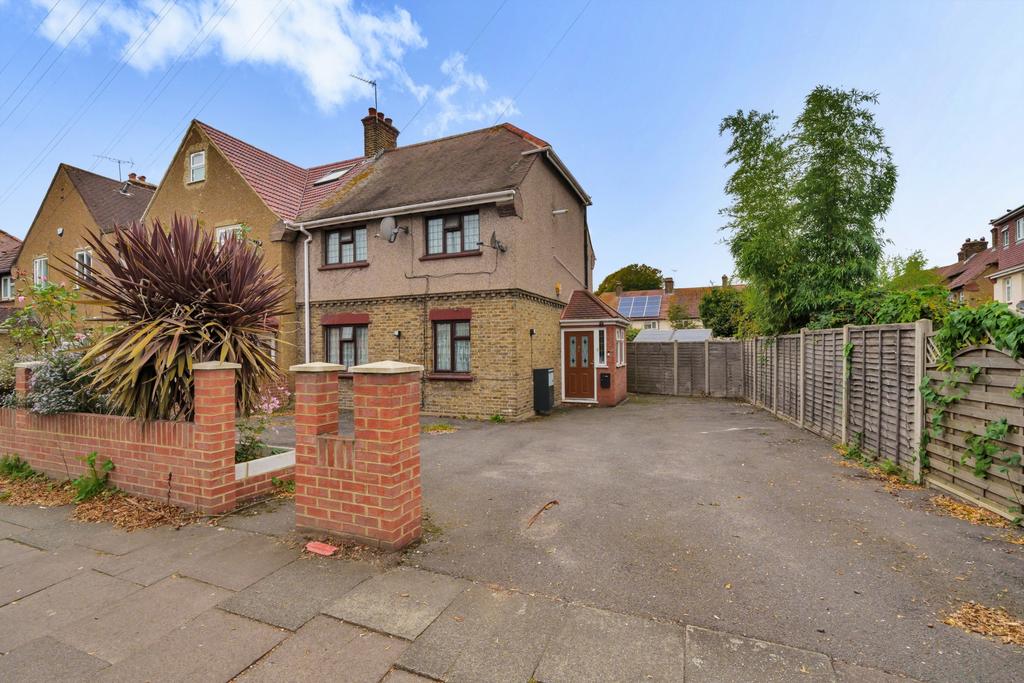 Lady Margaret Road Southall Ub1 4 Bed End Of Terrace House For Sale