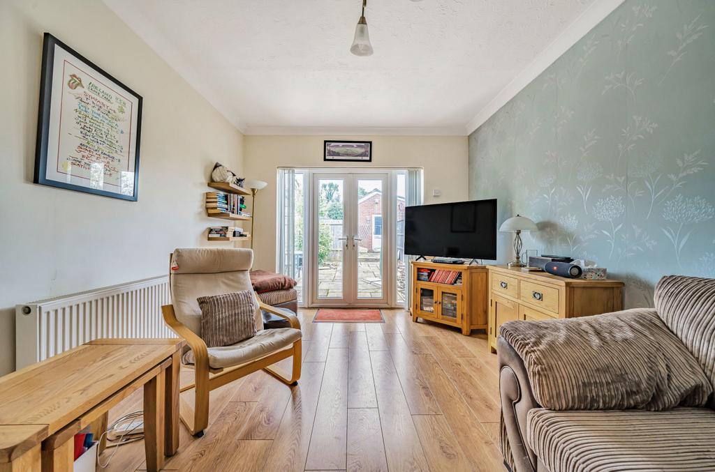 East Lane, South Darenth, Kent, DA4 3 bed bungalow for sale £400,000