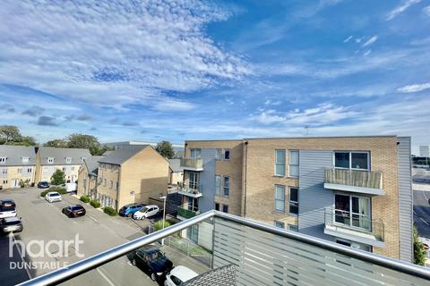 35 Holly Acre, Dunstable, LU5 4UF