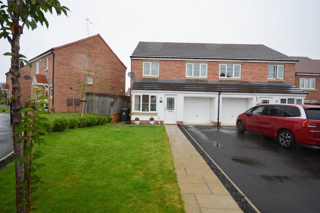 Nuthatch Close, Five Mile Park, Wideopen 3 bed semidetached house for