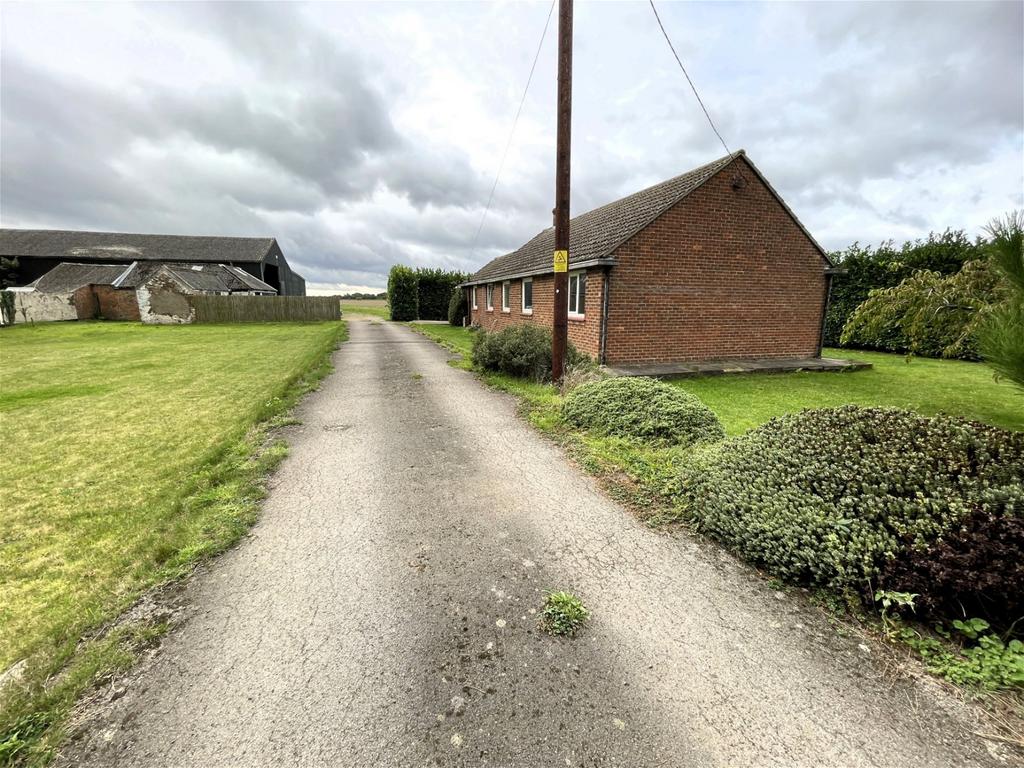 Bridge Road, Long Sutton 4 bed detached bungalow for sale £450,000