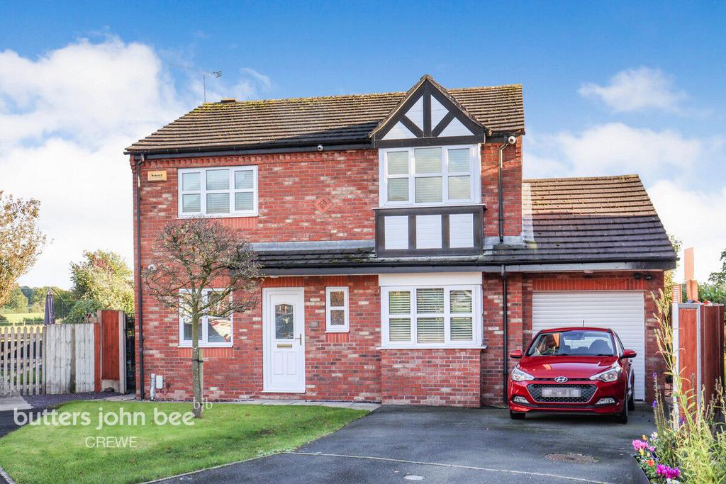 St Matthews Close, Crewe 4 bed detached house for sale £350,000