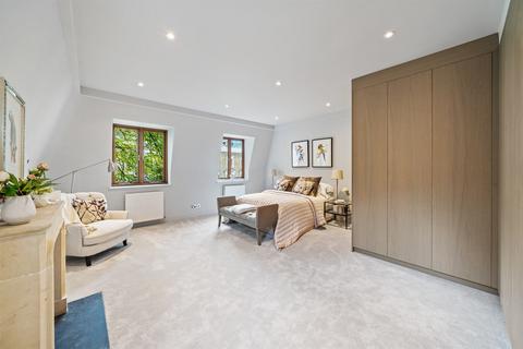 4 bedroom detached house for sale, Warwick Gardens, London, W14