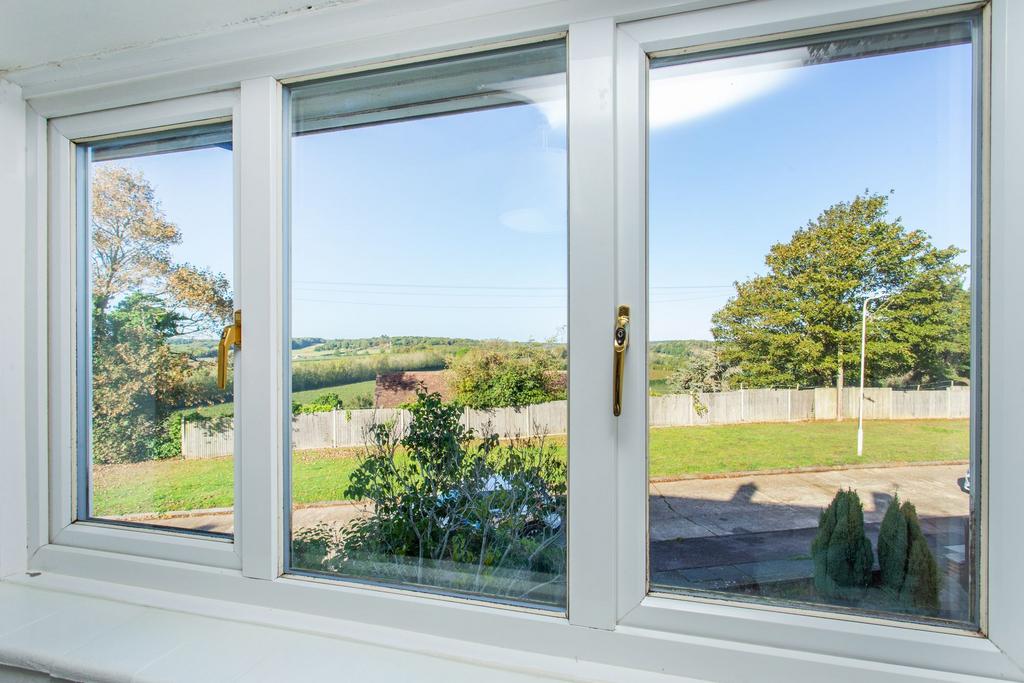 Priest Avenue, Canterbury, CT2 3 bed semidetached house for sale £270,000