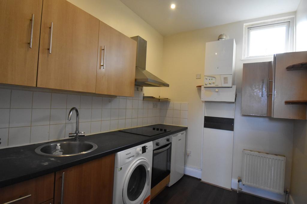 Forster Road, London, N17 1 bed flat to rent £1,350 pcm (£312 pw)