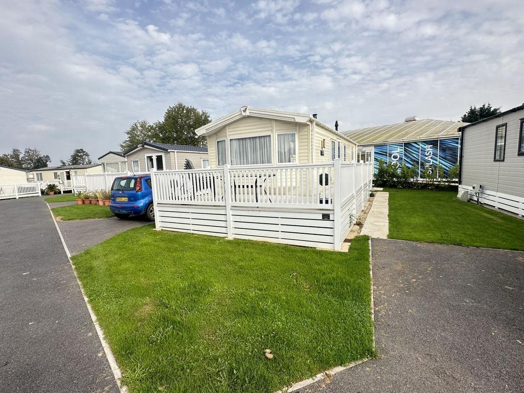 Dawlish Sands, Dawlish Warren, EX7 2 bed park home for sale £27,000