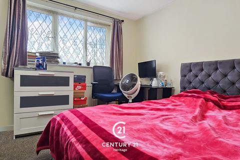 6 Caledonian Close, Ilford, IG3 9QF