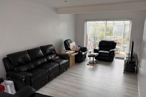 4 bedroom bungalow to rent, 4 Bed Bungalow – Swinstead Road, Evington, Leicester, LE5 6JJ. £1450 PCM.
