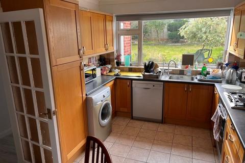 4 bedroom bungalow to rent, 4 Bed Bungalow – Swinstead Road, Evington, Leicester, LE5 6JJ. £1450 PCM.